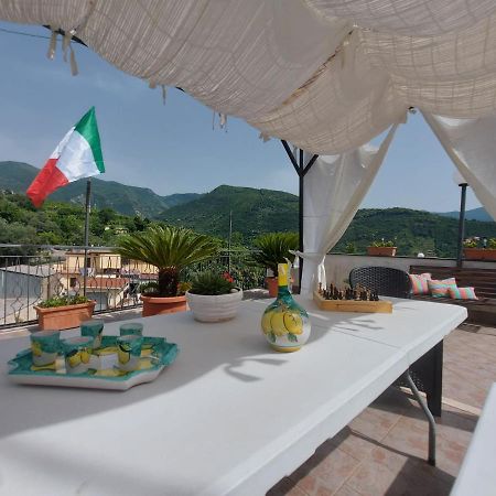 B&B L'Abbraccio Casola di Napoli Экстерьер фото