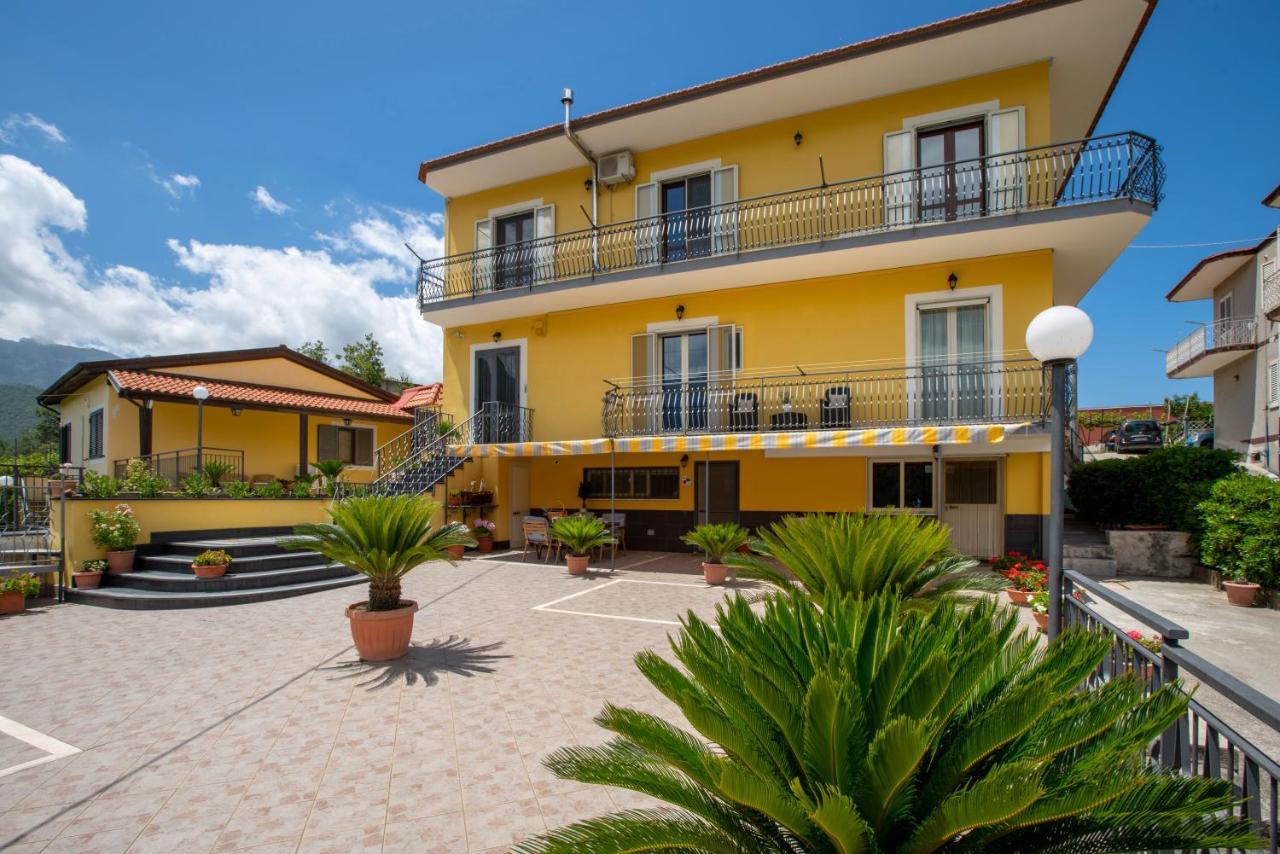 B&B L'Abbraccio Casola di Napoli Экстерьер фото