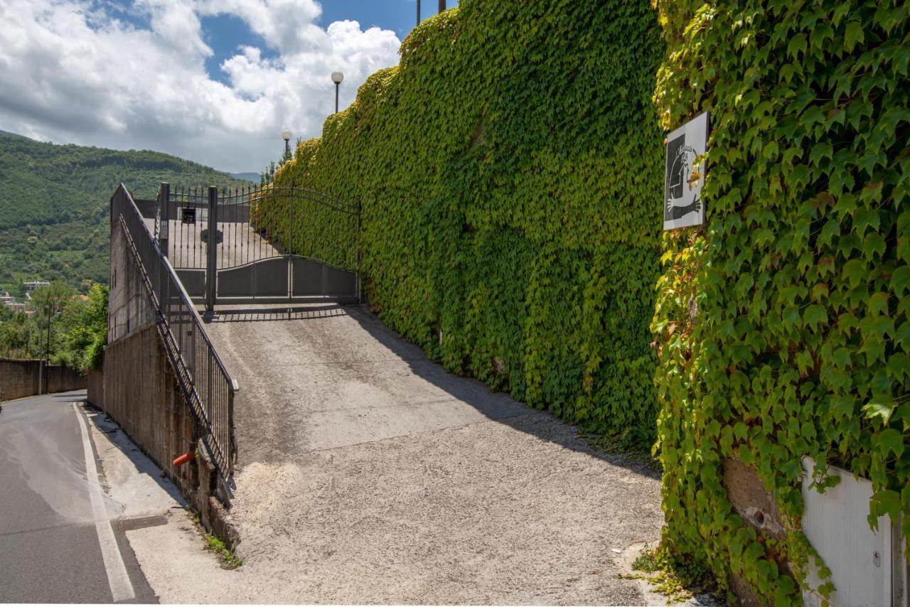 B&B L'Abbraccio Casola di Napoli Экстерьер фото